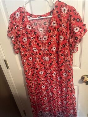LOFT Red Floral Dress with V-Neck Size 16